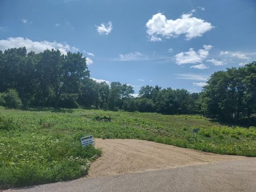 W2765 Apple Ln, Green Lake, WI, 54941-9639 | Card Image