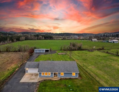 639 Sw Oakdale Ave, Dallas, OR, 97338-2445 | Card Image