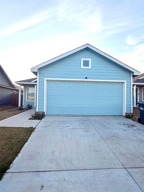 9201 Red Fox Trl, Mckinney, TX, 75071-4091 | Card Image