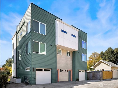 8326 14th Ave Nw, Seattle, WA, 98117-4232 | Card Image