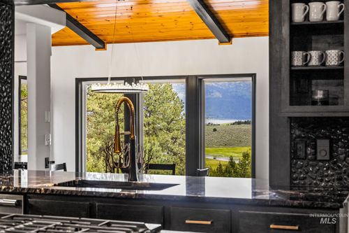 1717 Pine Lakes Ranch Dr, Cascade, ID, 83611-5126 | Card Image