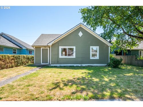 608 16th Ave, Longview, WA, 98632-1504 | Card Image