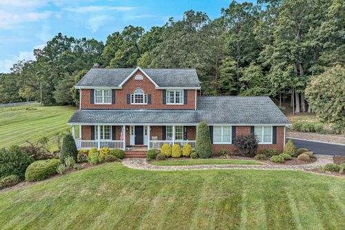 46 Old Church Ln, Blue Ridge, VA, 24064-1528 | Card Image