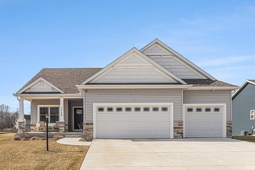 1725 Stoneham Dr, Mishawaka, IN, 46544-1329 | Card Image