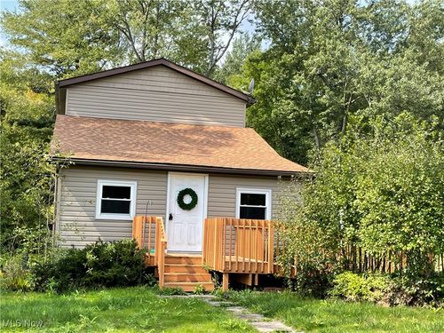 18636 Mount Pleasant Dr, Chagrin Falls, OH, 44023-6060 | Card Image