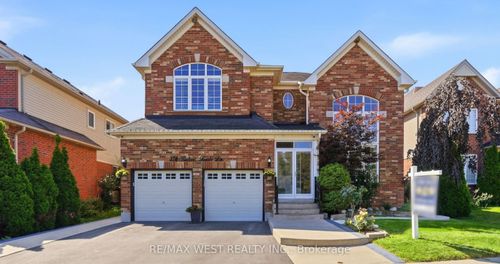 356 Robert Ferrie Dr, Kitchener, ON, N2P2Y6 | Card Image