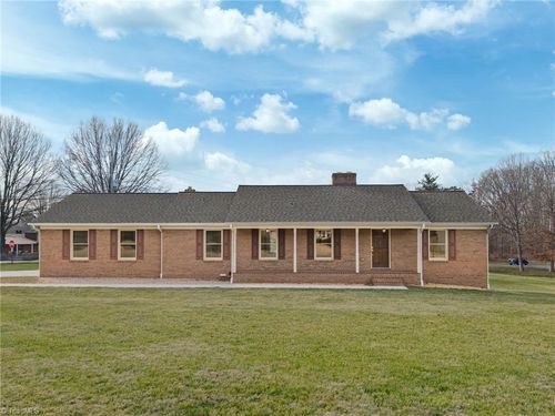 157 Tamworth Dr, Clemmons, NC, 27012-9531 | Card Image