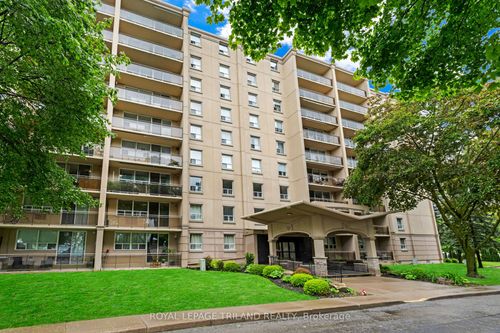 803-6400 Huggins St, Niagara Falls, ON, L2J3G5 | Card Image