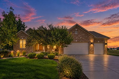 724 Emanuel Ln, Sycamore, IL, 60178-4410 | Card Image