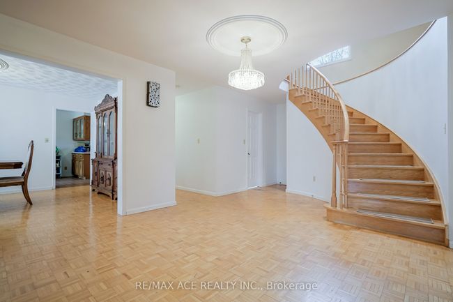 28 Wilkins Dr, House other with 6 bedrooms, 3 bathrooms and 4 parking in Kitchener ON | Image 8