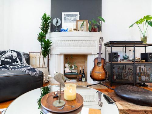 337 Nw 47th St, Miami, FL, 33127-2448 | Card Image