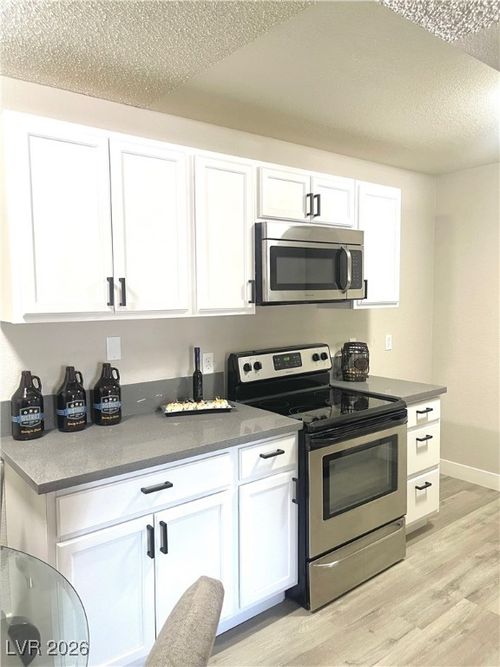 204-5250 Mission Carmel Ln, Las Vegas, NV, 89107-2756 | Card Image