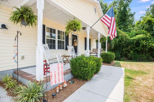 102 Appleton Ln, Richlands, NC, 28574-8302 | Card Image