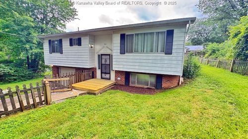 201 Shelby Dr, Cross Lanes, WV, 25313-1689 | Card Image