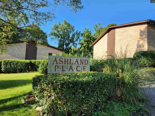 721 Deerwood St, Columbia, SC, 29205-4653 | Card Image