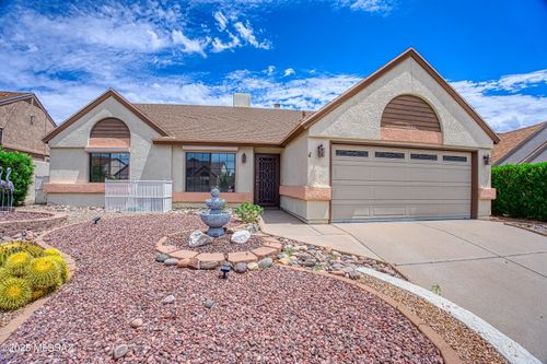 7886 N Roundstone Dr, Tucson, AZ, 85741-3920 | Card Image