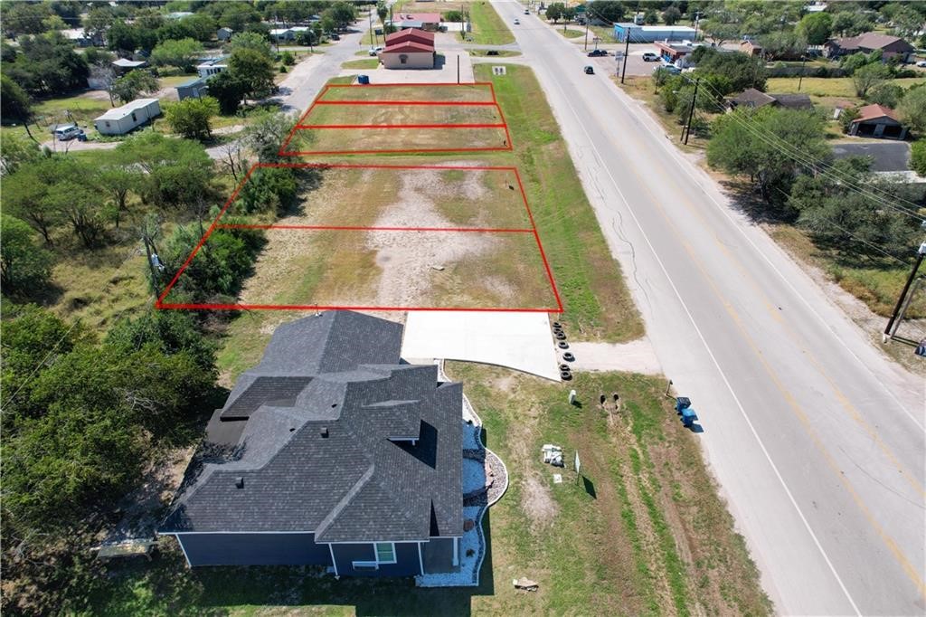 Commercial Sale in Mathis 2