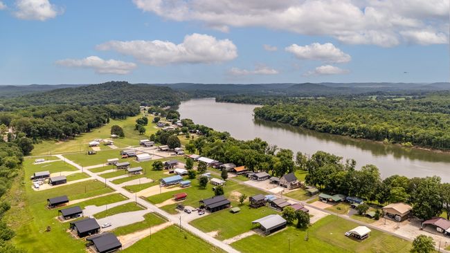 1038 Wc Pickett Rd, Home with 0 bedrooms, 0 bathrooms and null parking in Clifton TN | Image 10