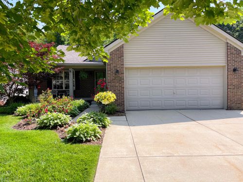 2655 Signature Cir, Pinckney, MI, 48169-8168 | Card Image