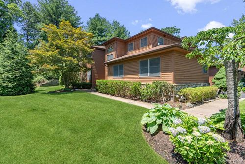 43 Hunt Dr, Jericho, NY, 11753-1144 | Card Image