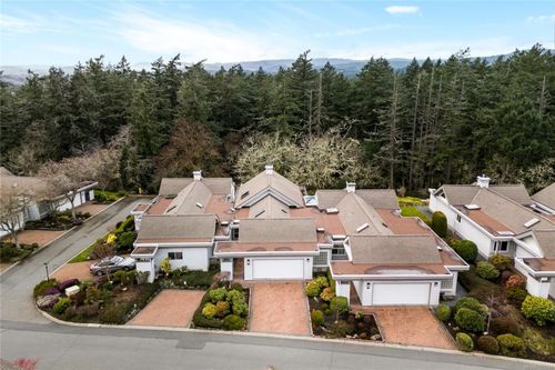 20-928 Bearwood Lane, Saanich, BC, V8Y3G8 | Card Image