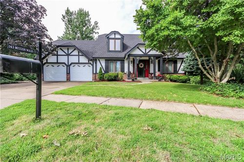 143 Mission Walk Ct, Florissant, MO, 63031-6524 | Card Image