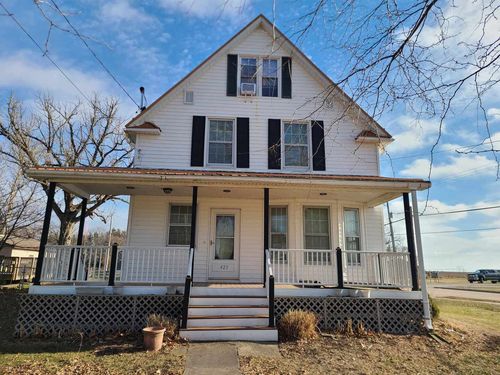 423 S Grove St, Walcott, IA, 52773-9652 | Card Image