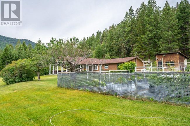 30 Osborne Rd, House other with 3 bedrooms, 2 bathrooms and 4 parking in Summerland BC | Image 34