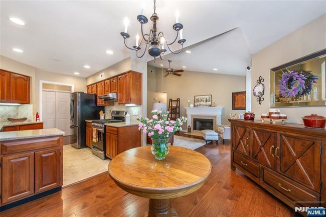 1 Tulip Cres, Condo with 2 bedrooms, 2 bathrooms and null parking in Little Falls NJ | Image 9