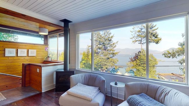 1231 Marine Drive, House other with 3 bedrooms, 2 bathrooms and 4 parking in Gibsons BC | Image 4