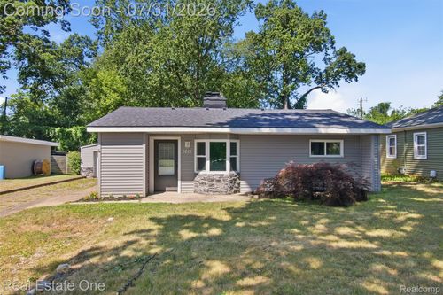 1615 S Commerce Rd, Wolverine Lake, MI, 48390-2405 | Card Image