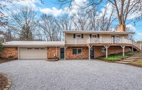 679 Latonka Dr, Mercer, PA, 16137-9731 | Card Image