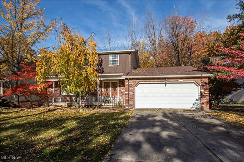 14280 Pawnee Trl, Middleburg Heights, OH, 44130-6625 | Card Image