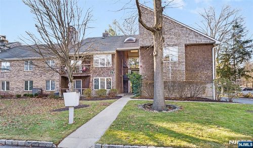 5 Tulip Cres, Little Falls, NJ, 07424-5622 | Card Image