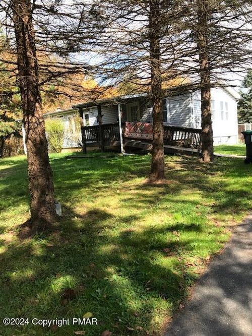 246 Flame Dr, Blakeslee, PA, 18610-7795 | Card Image