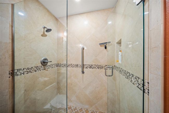 7640 - 5933 Clubside Dr, Condo with 2 bedrooms, 2 bathrooms and null parking in SARASOTA FL | Image 23