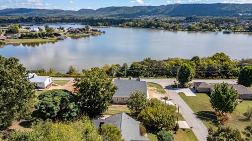 8211 Snow Hill Rd, Ooltewah, TN, 37363-9612 | Card Image