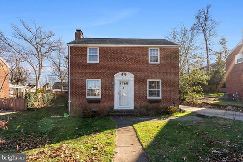 6130 11th Rd N, ARLINGTON, VA, 22205-1704 | Card Image