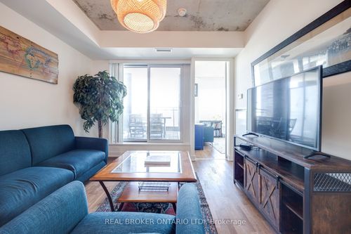 914-20 Minowan Miikan Lane, Toronto, ON, M6J0E5 | Card Image