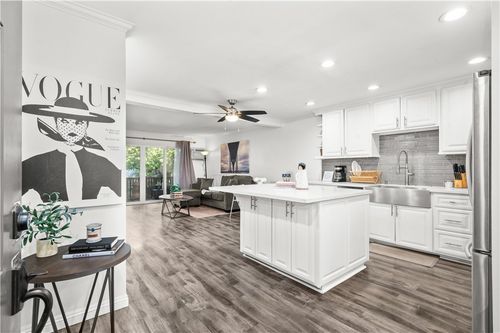 unit-17i-7890 E Spring St, Long Beach, CA, 90815-1637 | Card Image