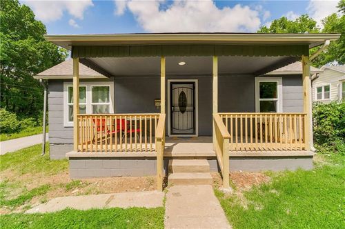 4032 Kensington Ave, Kansas City, MO, 64130-1546 | Card Image