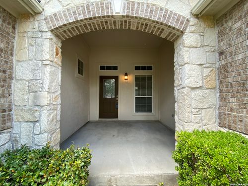 226 Maidstone Cv, Cibolo, TX, 78108-3330 | Card Image