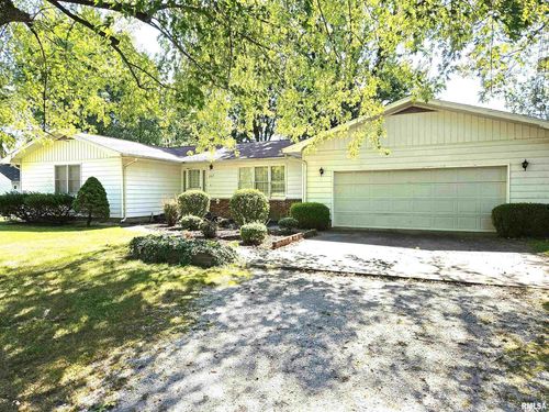 207 W 3rd St, Xenia, IL, 62899-1280 | Card Image