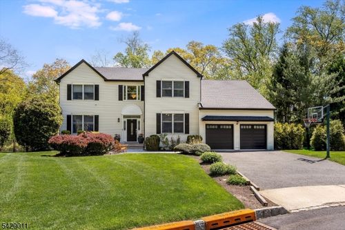 55 Highwood Rd, West Orange, NJ, 07052-4000 | Card Image