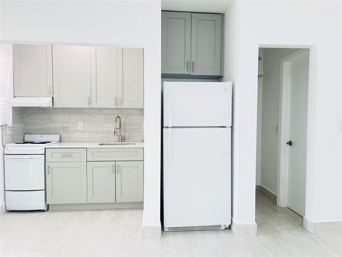 apt-1-13390 Ne 6th Ave, North Miami, FL, 33161-4055 | Card Image