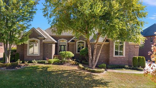 61784 Bunker Hill Dr, Washington Twp, MI, 48094-1227 | Card Image