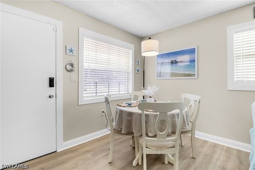 g5-3325 Airport Rd N, NAPLES, FL, 34105-2838 | Card Image