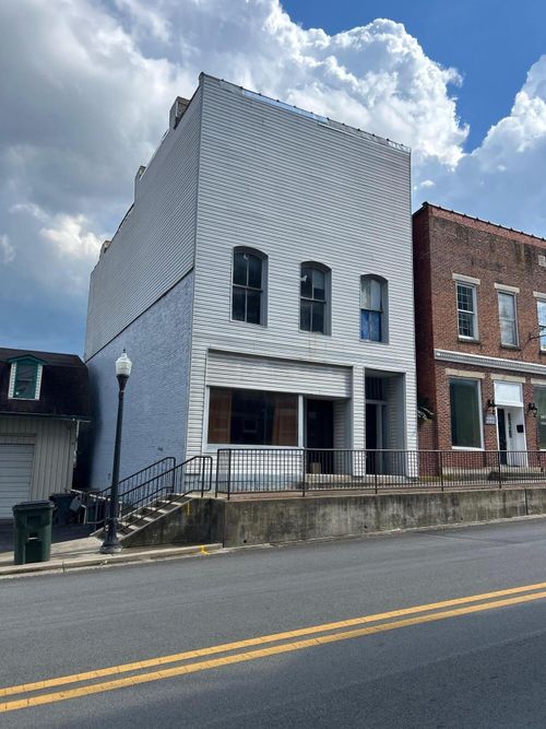 210 Main St, Paris, KY, 40361-2004 | Card Image
