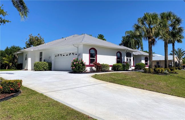 51 Joy Haven Dr, House other with 3 bedrooms, 2 bathrooms and null parking in SEBASTIAN FL | Image 4