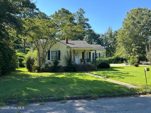 423 Midland Way, Laurinburg, NC, 28352-4615 | Card Image